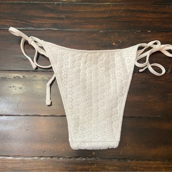 New! Frankie's Bikinis Bridgette White Eyelet String Bikini Bottom 1586 - Picture 7 of 10